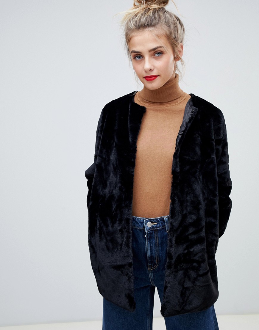 b.Young faux fur throw on coat