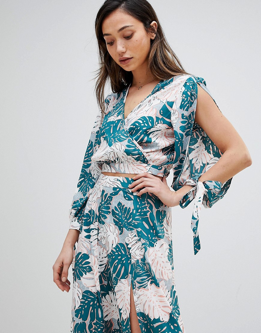 Influence Beach Co-Ord Top With Summer Palm Print And Fluted Sleeve