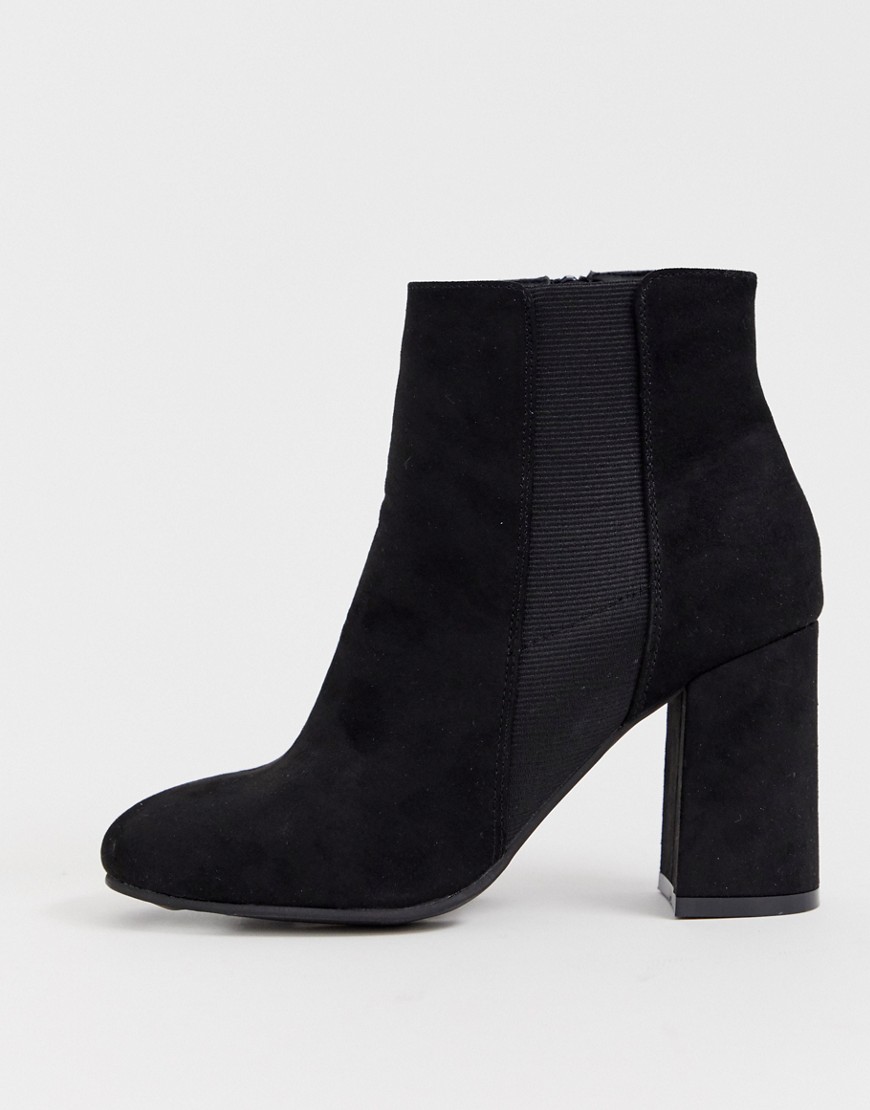 New Look wide fit suedette heeled chelsea boot in black