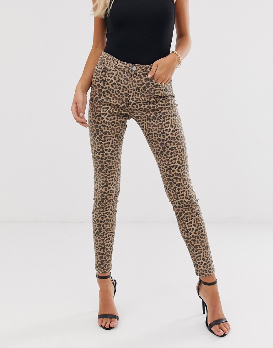 b.Young leopard print jeans