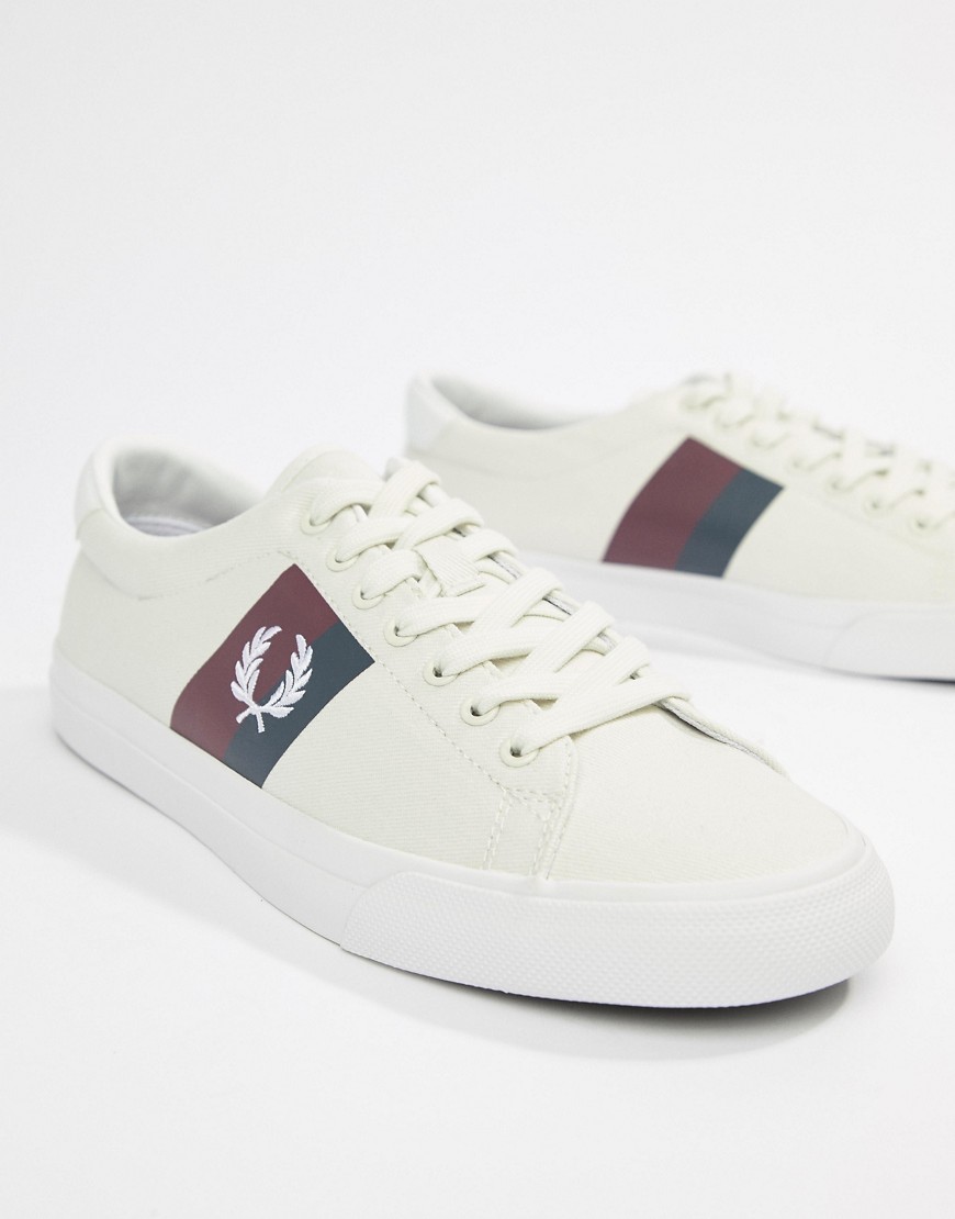 Fred Perry Underspin twill contrast stripe trainers in off white - 254