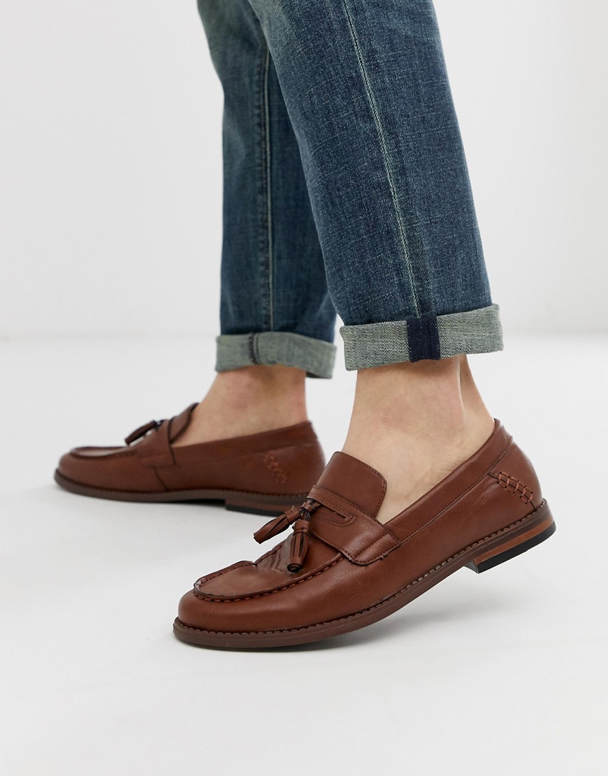 New Look faux leather tassel loafers in tan