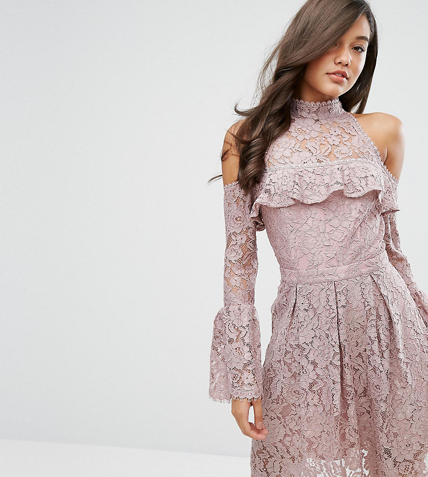 Кружевное короткое приталенное платье с открытыми плечами Dark Pink 