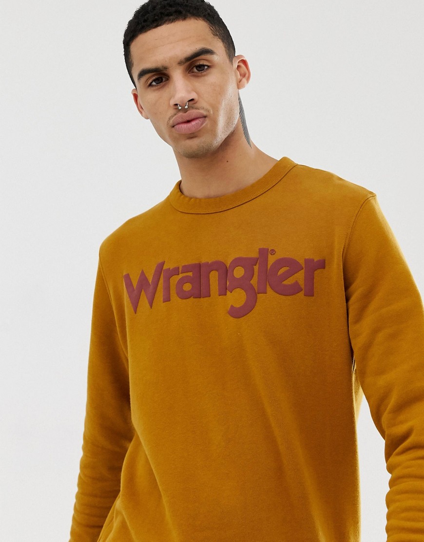 Wrangler chest logo crewneck sweatshirt in golden brown