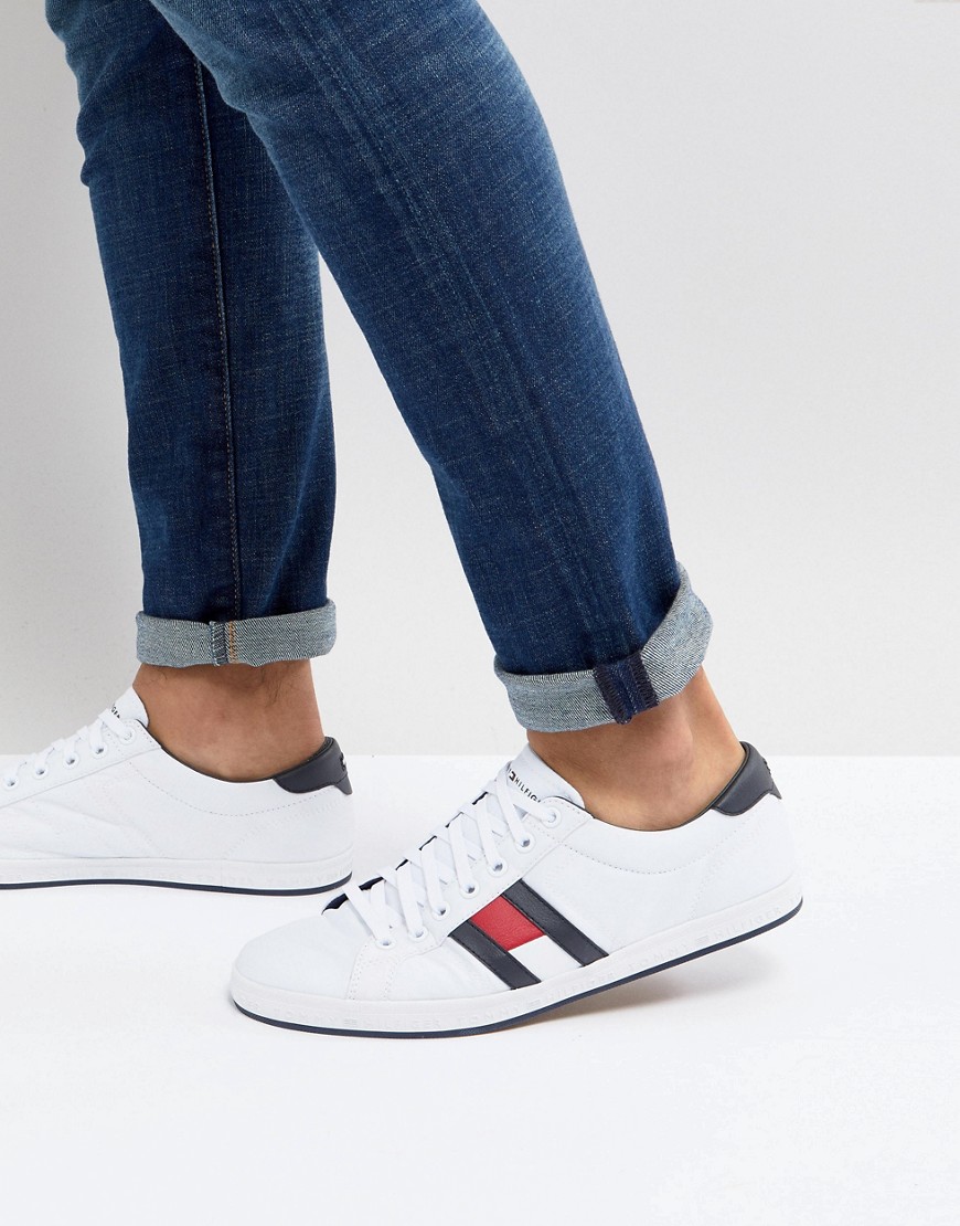 Tommy Hilfiger Essential Icon Flag Canvas Plimsolls in White - White