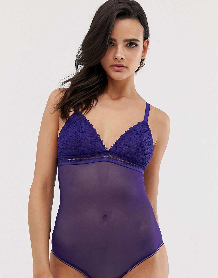 Variance body with transparent bottom and eyelet bra