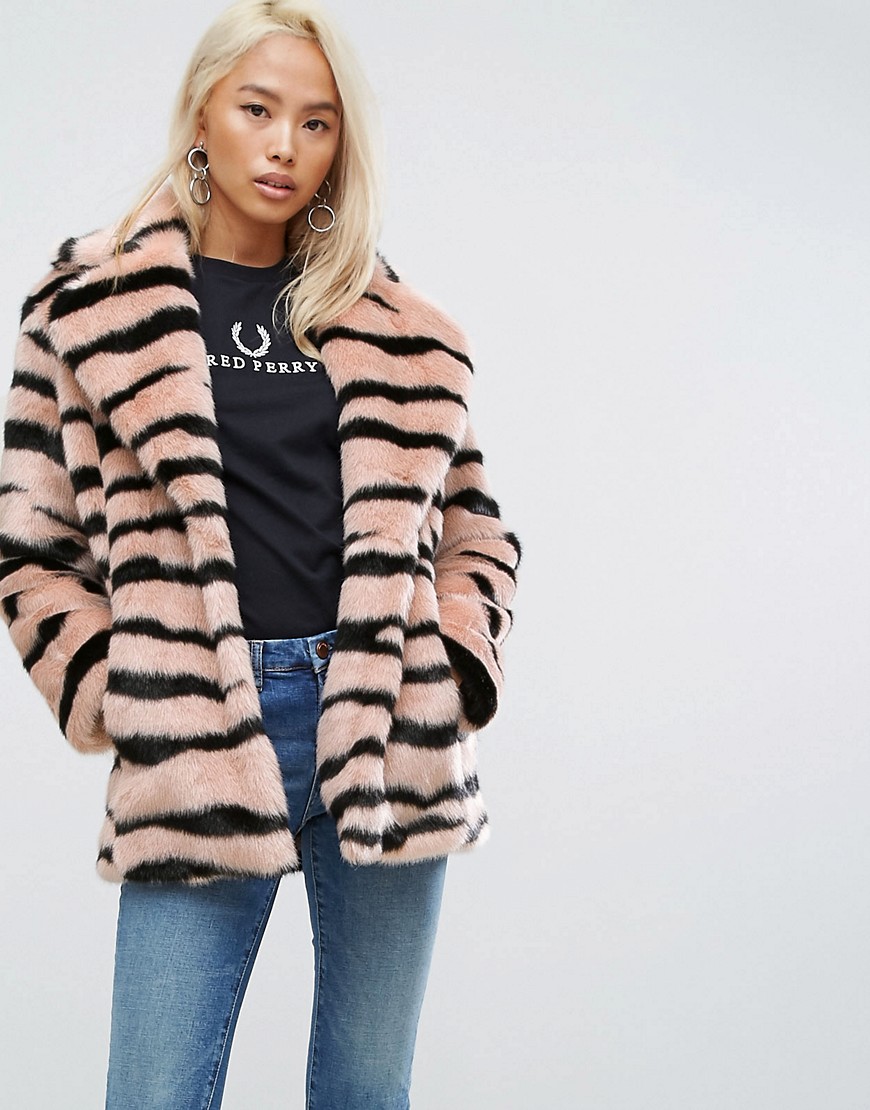Jakke Mid Length Faux Fur Coat In Animal Stripe - Pink tiger