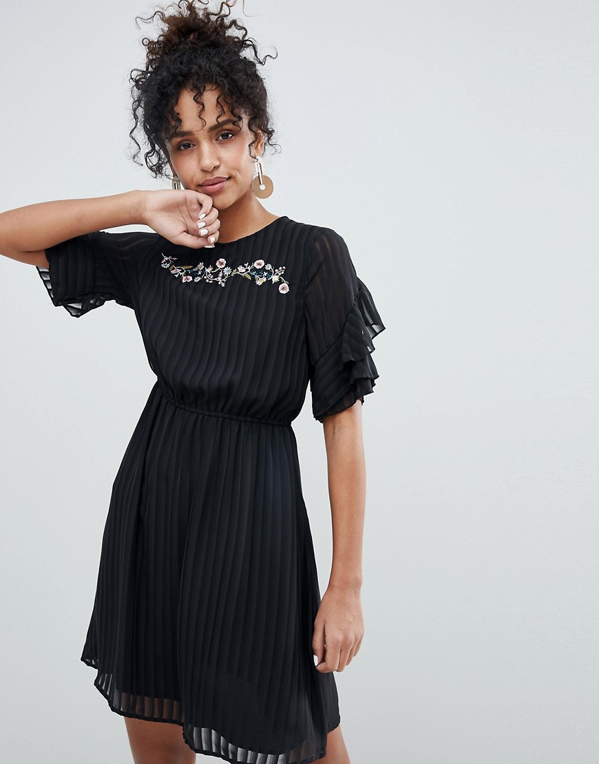 New Look Pleated Embroidery Ruffle Dress - Black