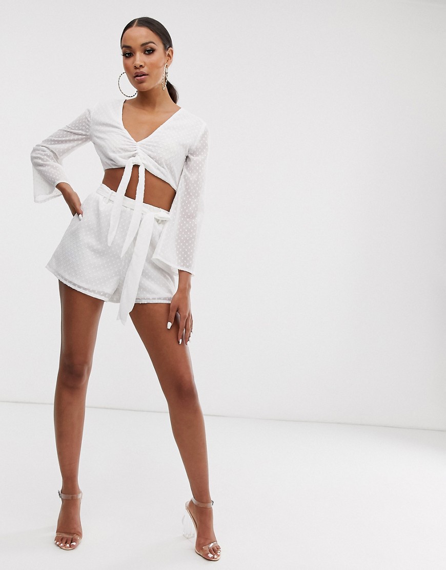 Lasula textured short in white