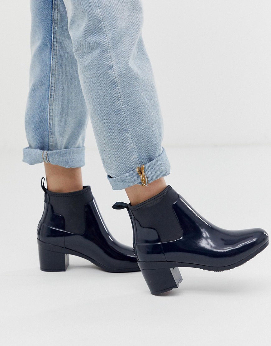 Hunter mid heel glossy chelsea welly boot in navy