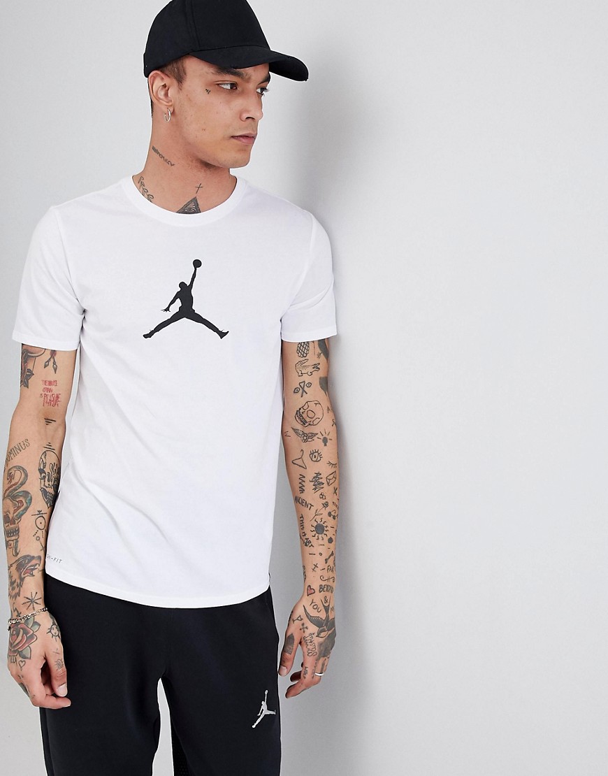 Nike Jordan t-shirt with 23/7 logo in white 925602-100