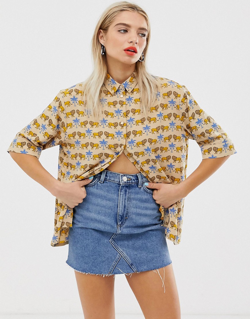 Monki oversized lion print blouse with short sleeve in beige