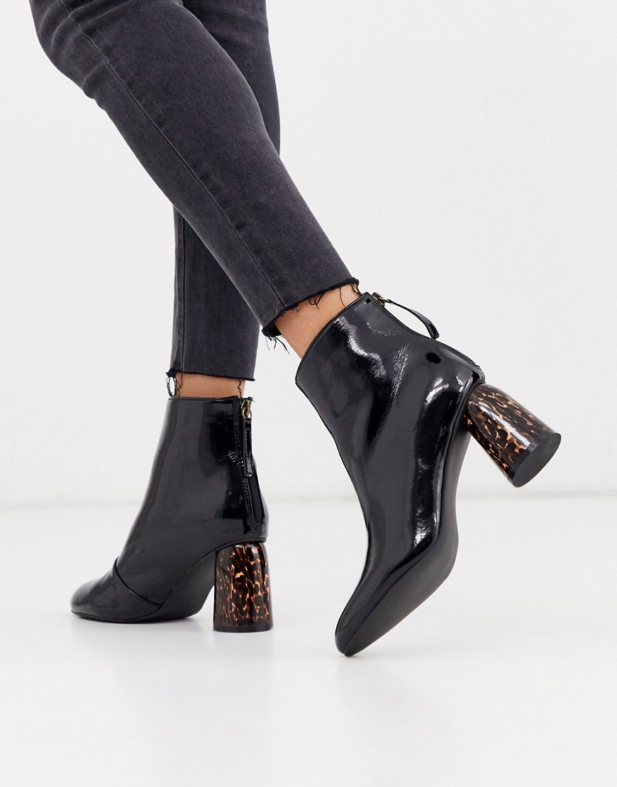 Glamorous Black Patent Boots With Leopard Heel
