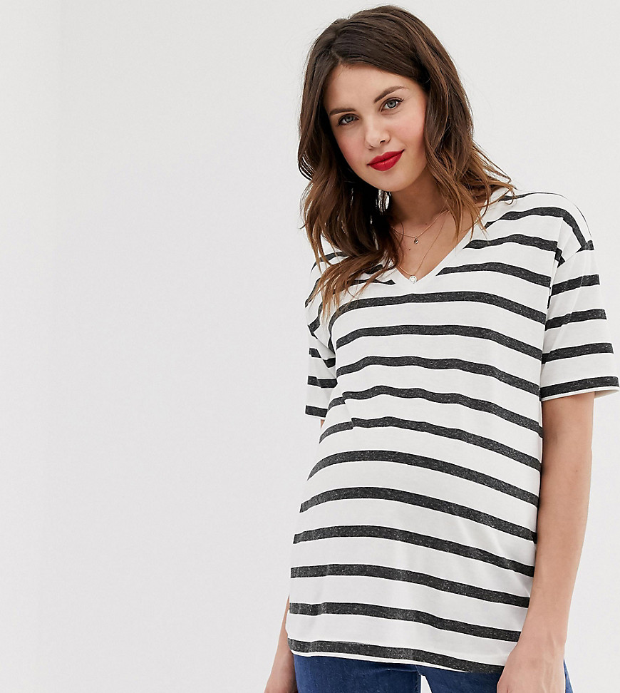 ASOS DESIGN Maternity linen mix mix t-shirt with v-neck in stripe