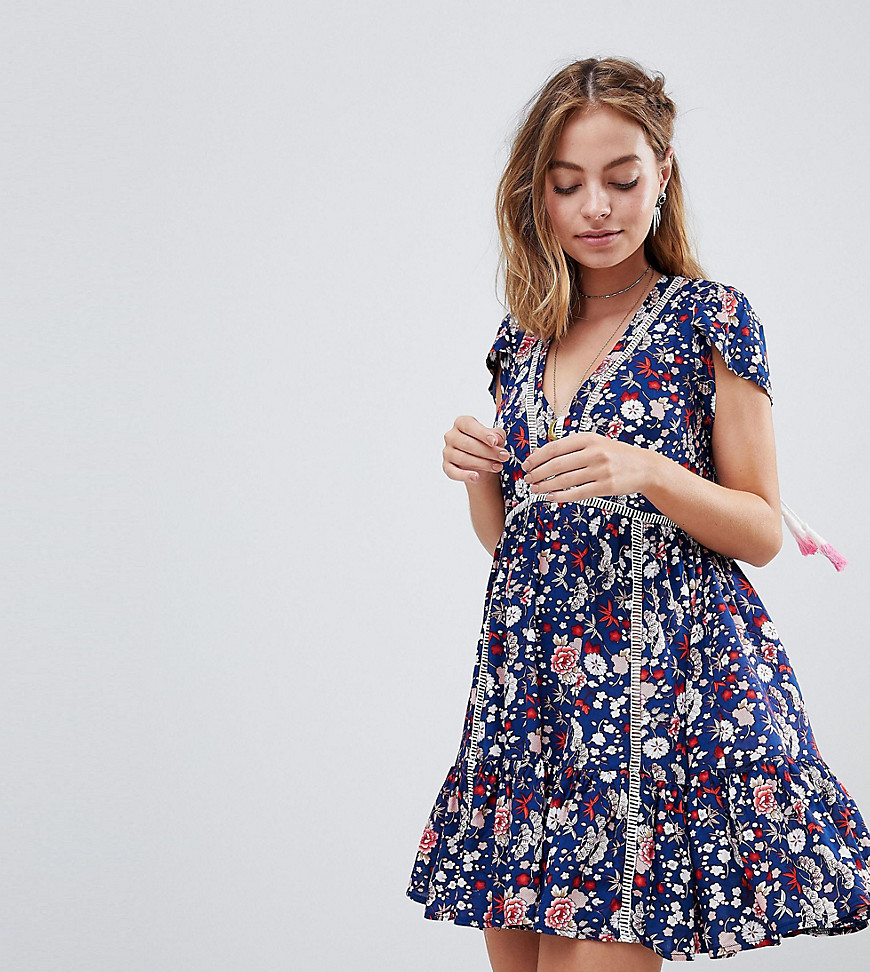 Sisters Of The Tribe Petite Smock Dress In Floral Print With Ladder Panels - Blue multi