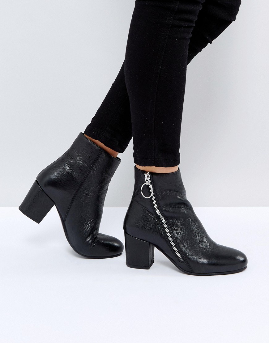 Park Lane Leather Side Zip Boot - Black leather