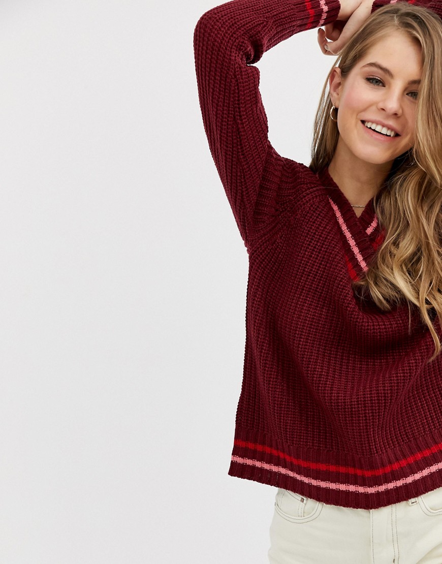 QED London v neck jumper with contrast tipping stripe