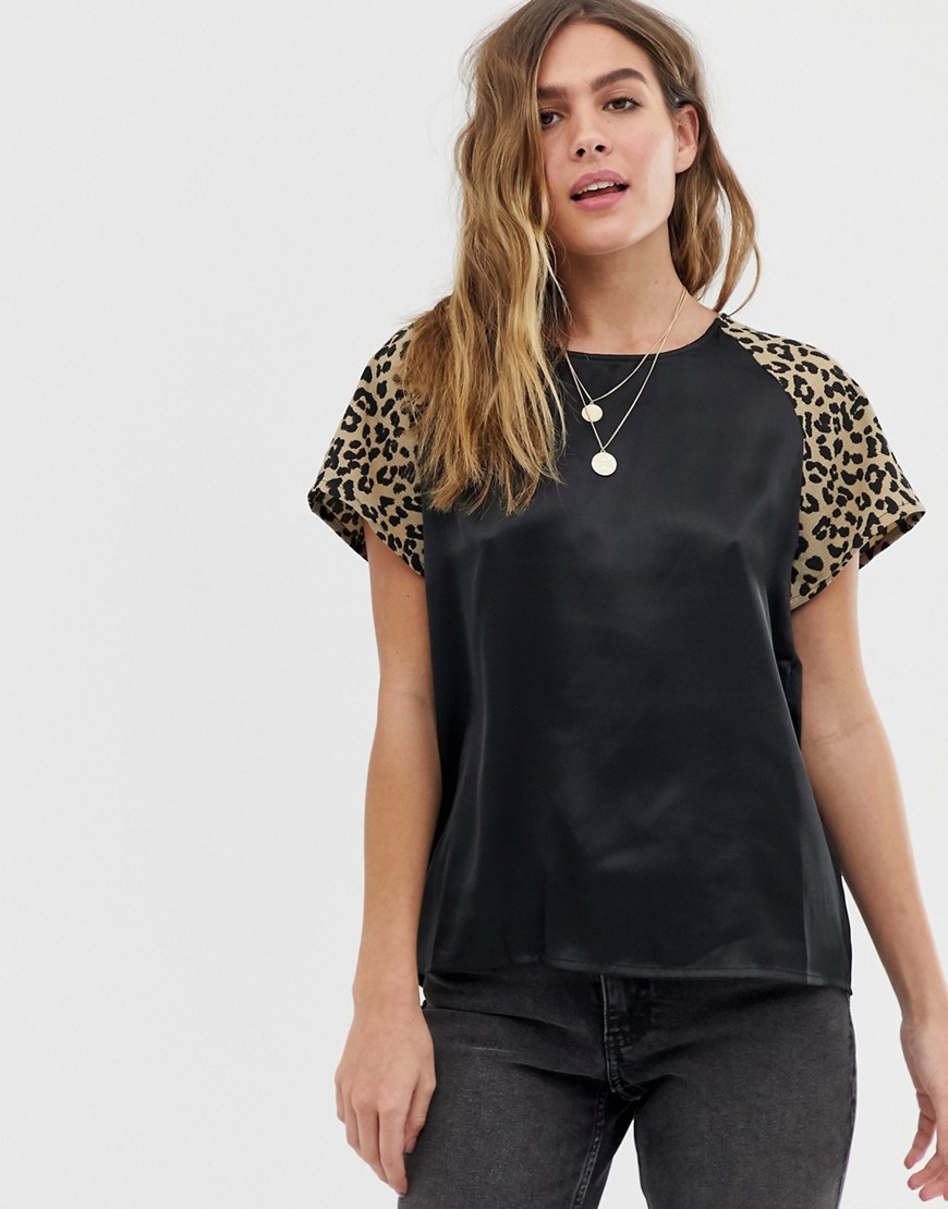 Vero Moda leopard print sleeve blouse - Black