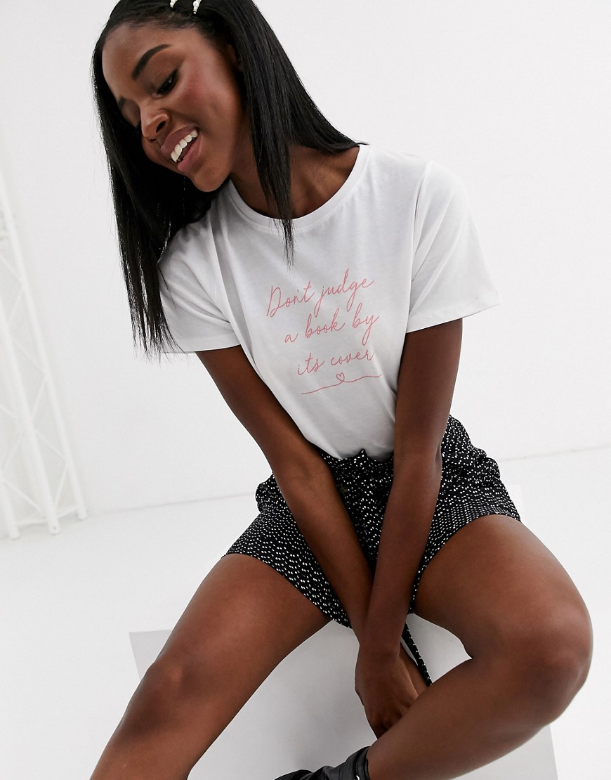 New Look Don't Judge A Book Slogan Tee In White