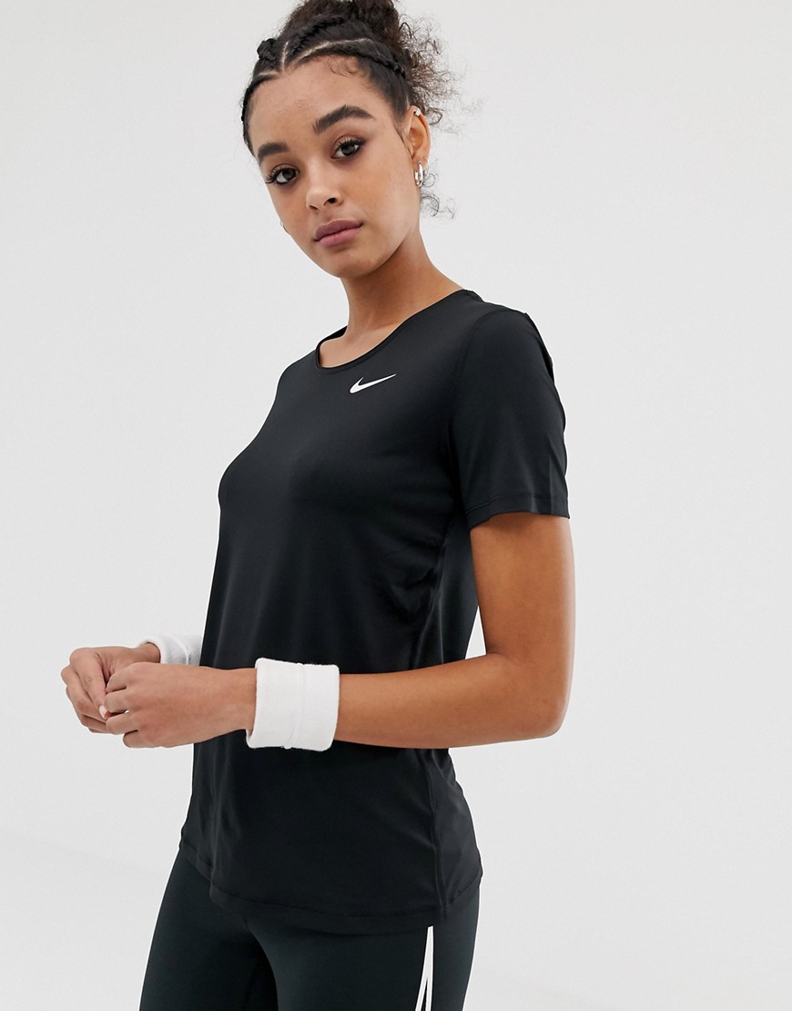 Nike Pro Training Short Sleeve Tee In Black