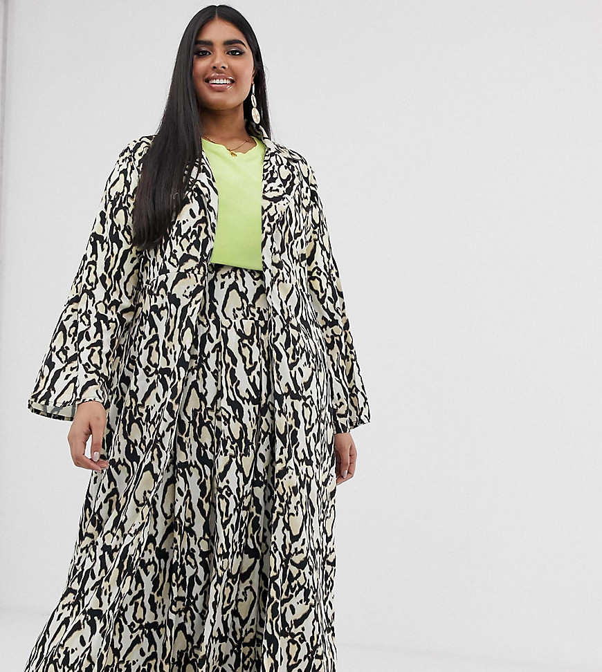 Verona Curve duster coat in leopard print