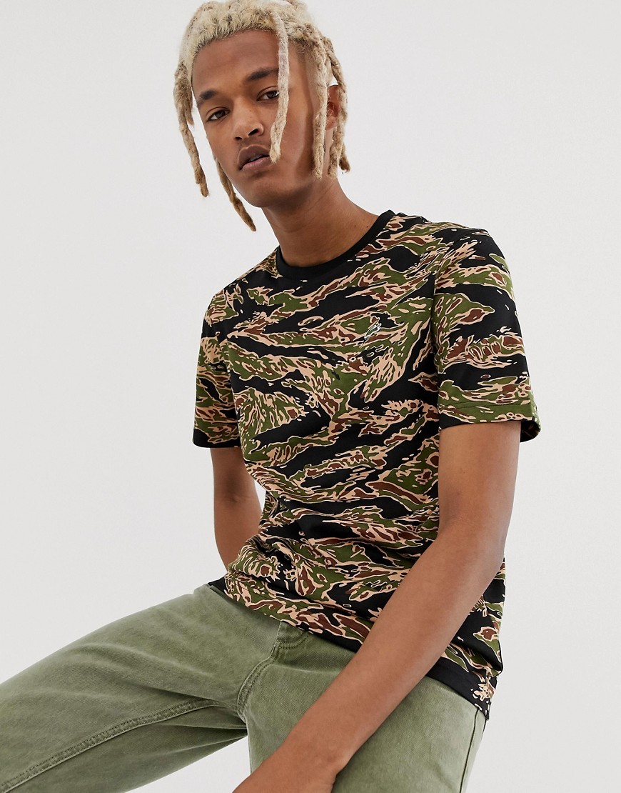 Lacoste L!VE camo t-shirt in green