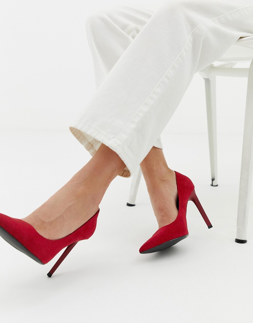 Bershka pointed court shoe in red