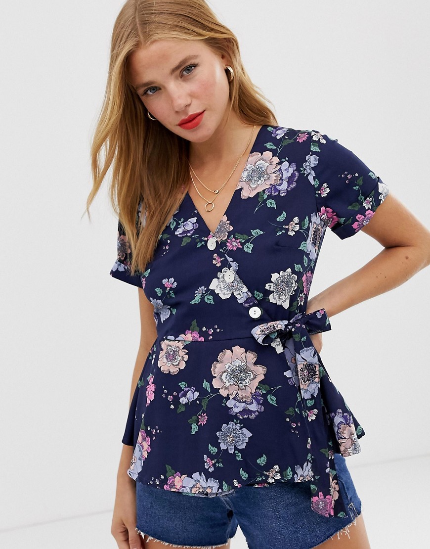 QED London wrap front top in floral