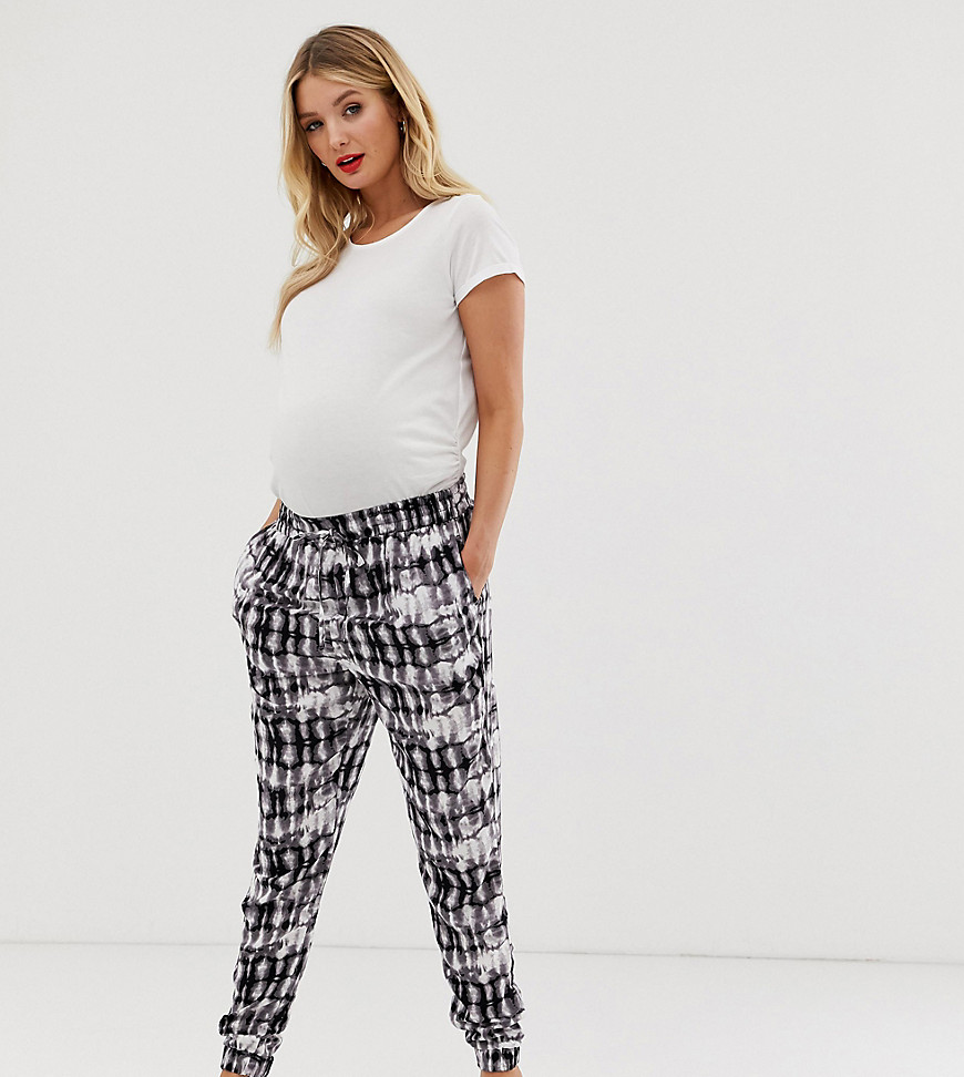 New Look Maternity printed jogger in grey pattern