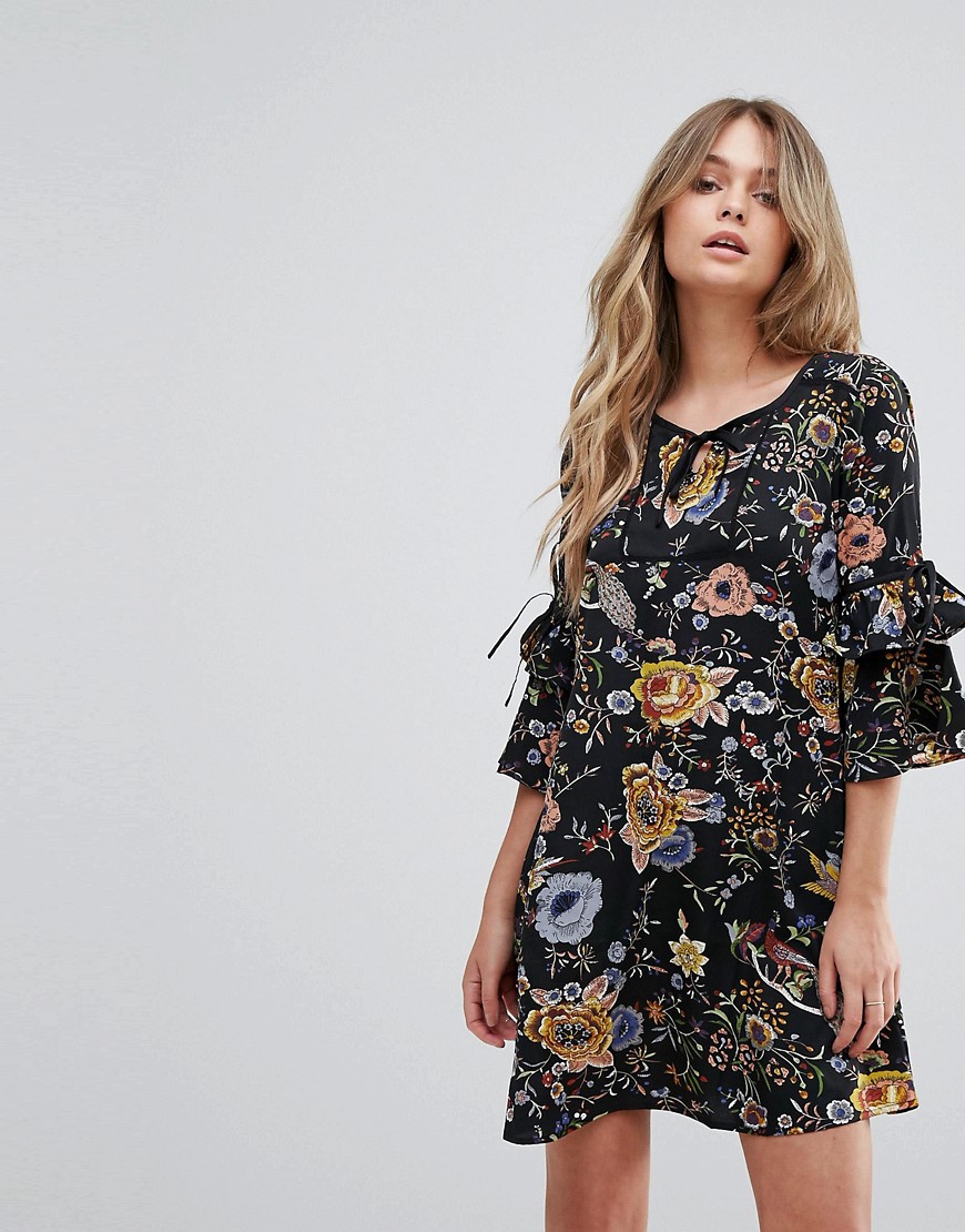 Yumi Smock Dress with Necktie and Tie Sleeve Detail - Black floral