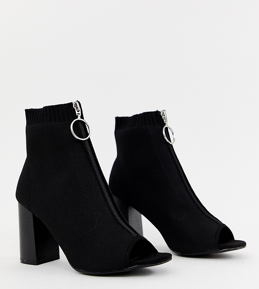 New Look heeled boots with zip in black