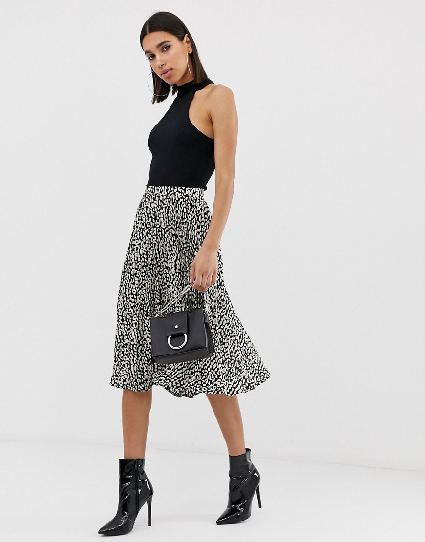 Missguided pleated midi skirt in spot print