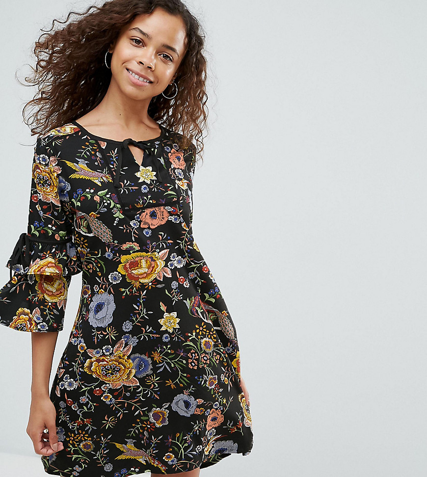 Yumi Petite Smock Dress With Necktie And Tie Sleeve Detail - Black floral
