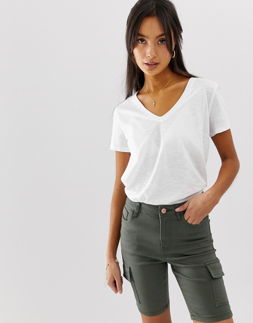New Look organic v-neck t-shirt in white