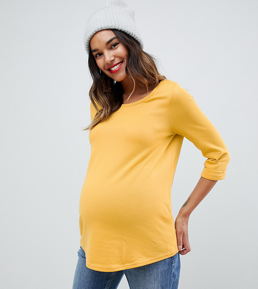 New Look Maternity v neck tee in yellow - Yellow