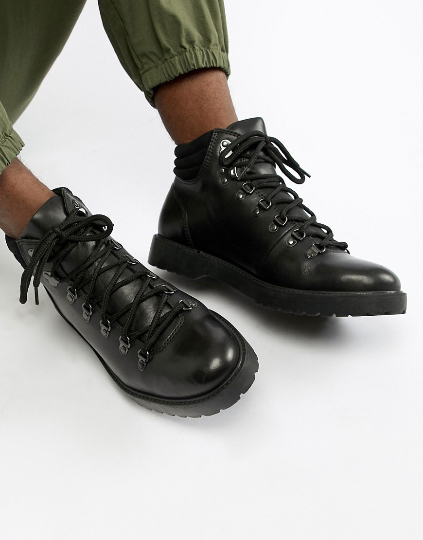 Zign hiking boots in black