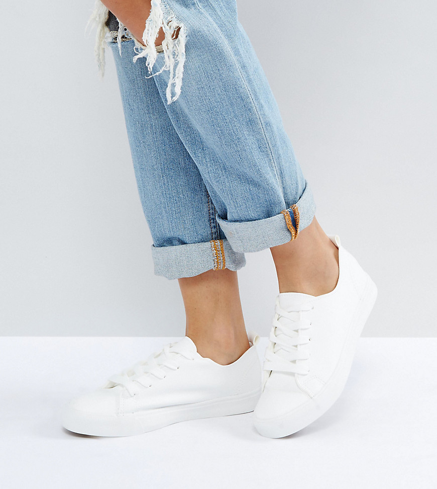 New Look lace up trainer