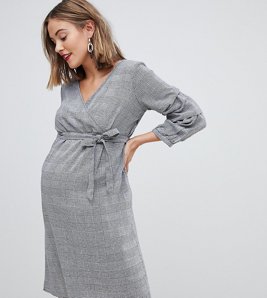 Mamalicious check midi dress with volume sleeve in grey