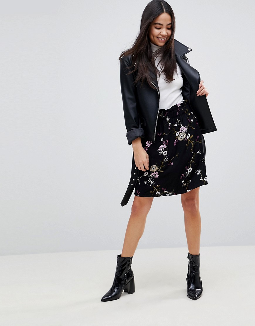b.Young Floral Skirt