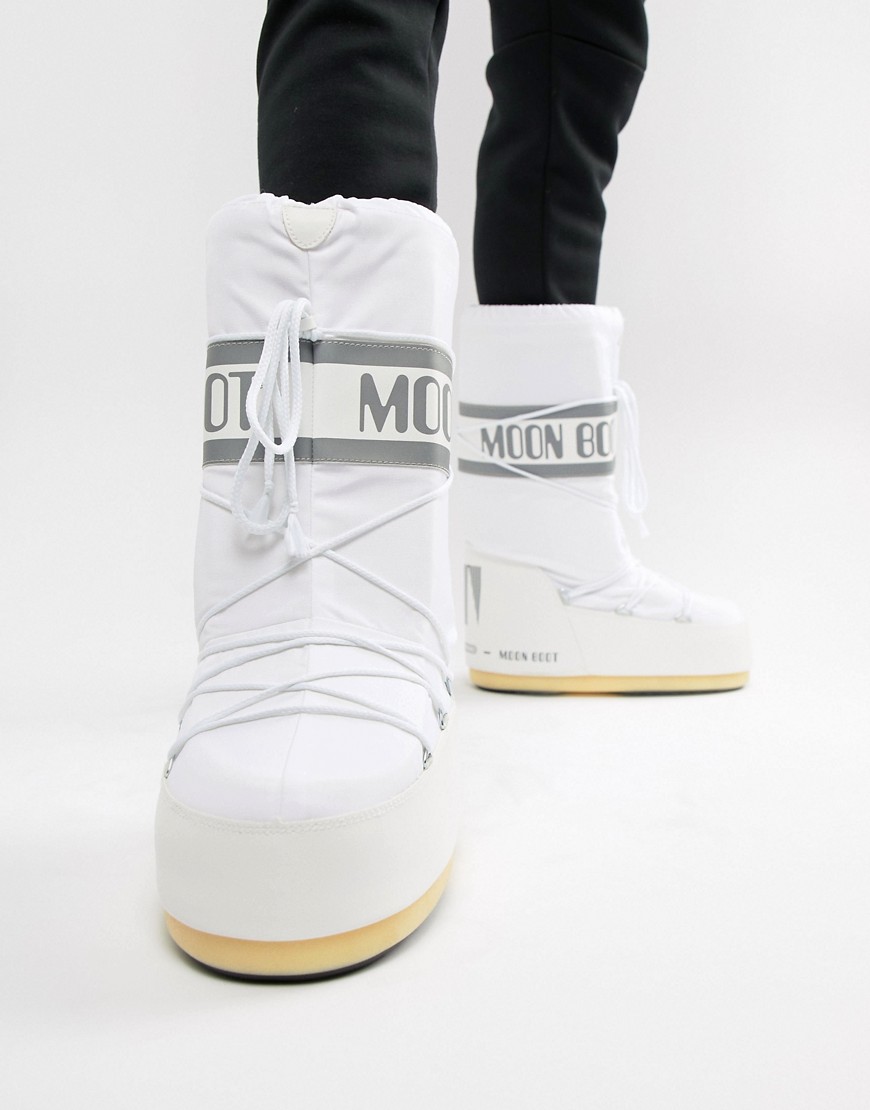 Moon Boot classic snow boots in white