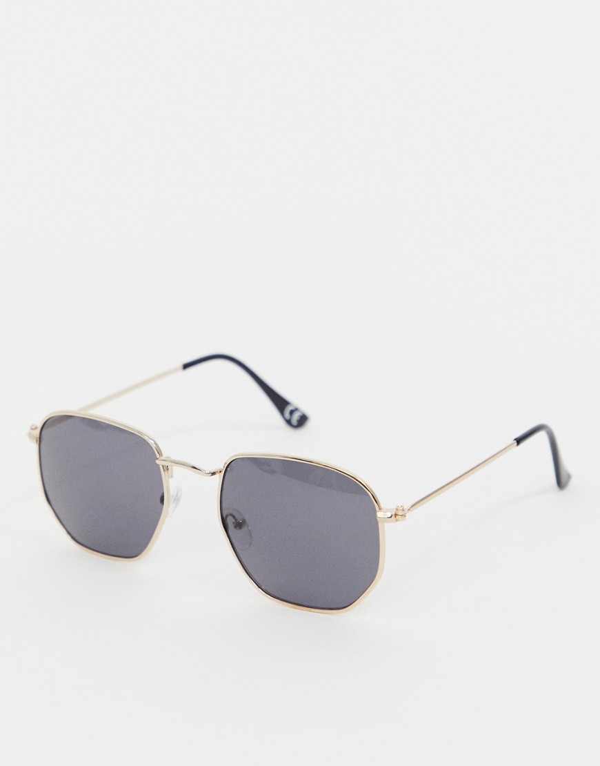 Reclaimed Vintage Inspired round glasses in gold exclusive to ASOS