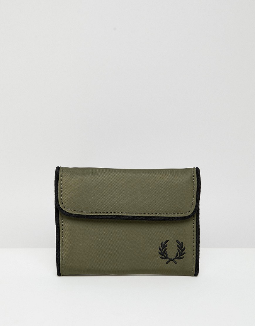 Fred Perry sport nylon wallet in green - Green