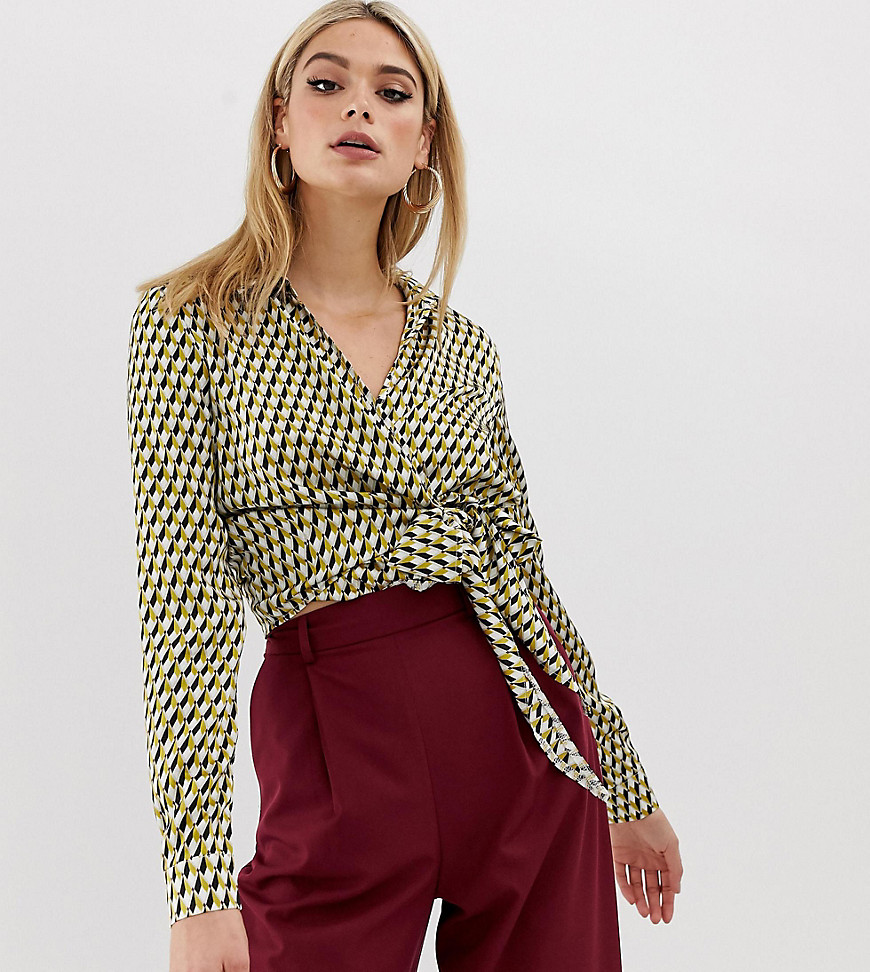 Missguided Tall exclusive tall tie side shirt in geo print