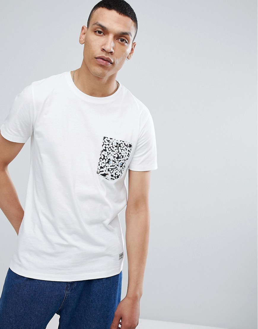Lindbergh T-Shirt with Contrast Pocket in White - White