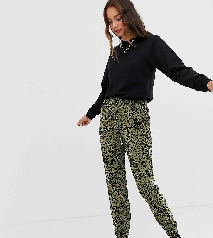 New Look Tall jogger in animal print