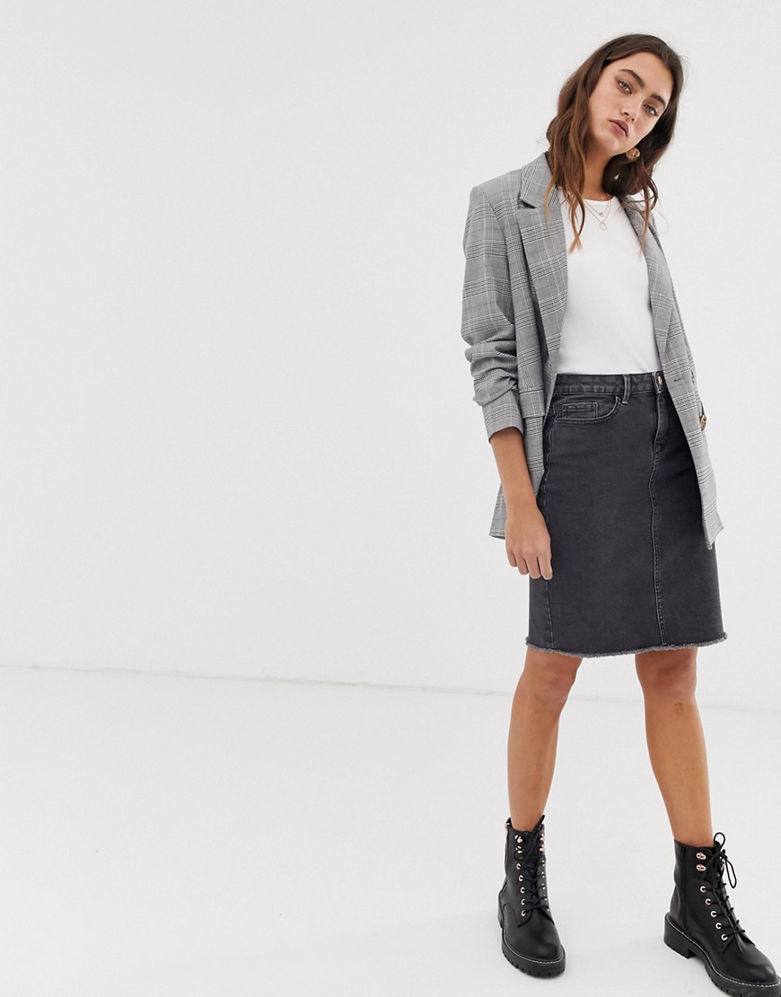 Only denim skirt with raw edge