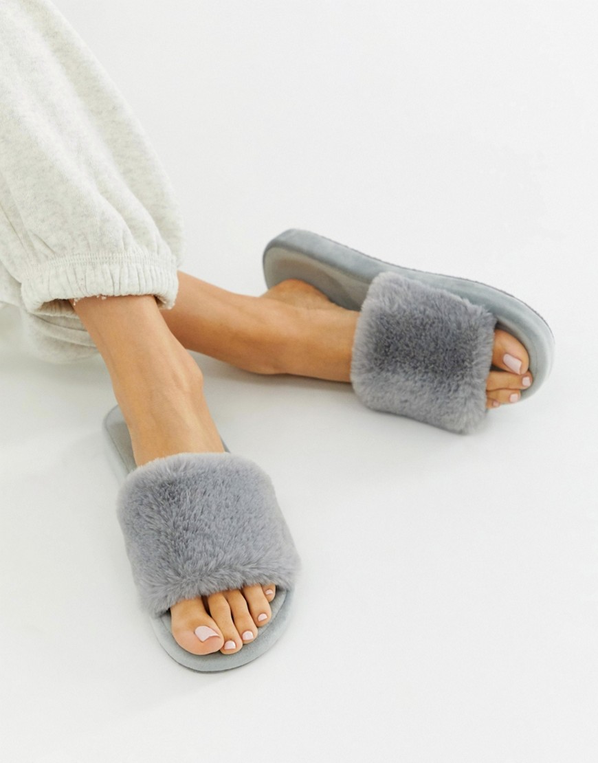 Loungeable fluffy slipper in grey