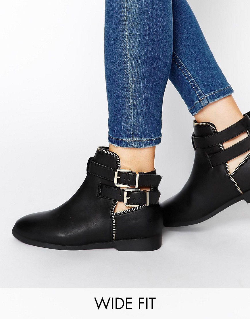 New Look Wide Fit | New Look Wide Fit Carosel Buckle Flat Boots at ASOS