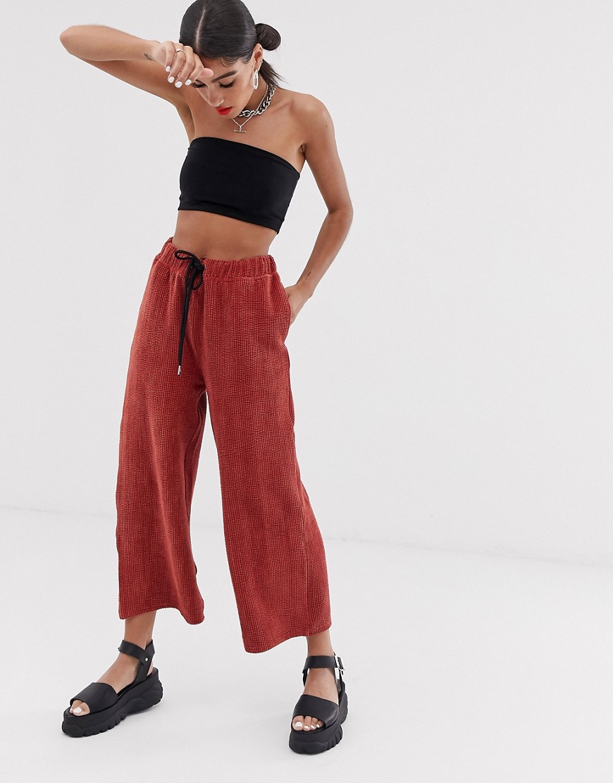 Noisy May wide leg cropped trousers in rust
