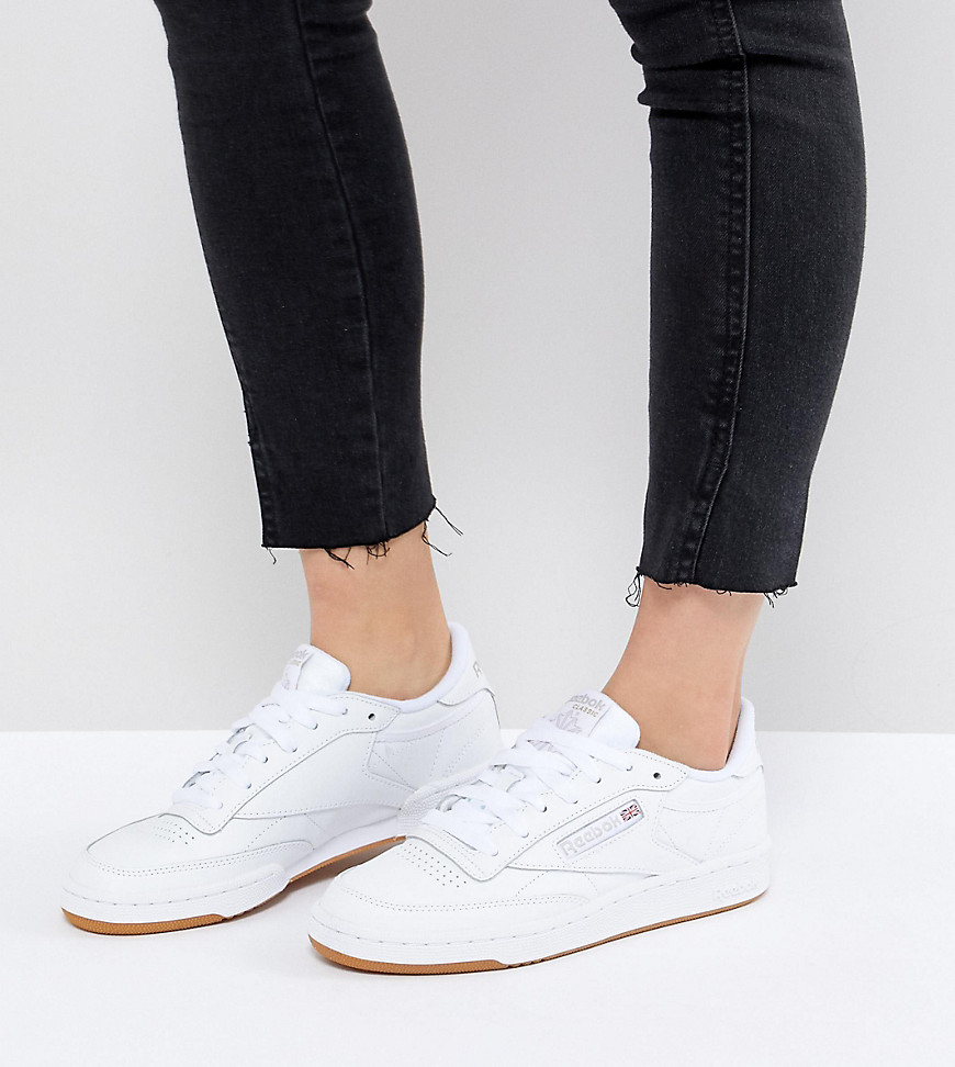 Reebok Classic Club C 85 trainers In White Leather With Gum Sole